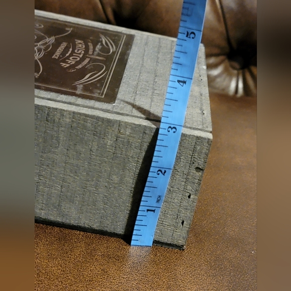 Empty Cigar Box - Picture 6 of 8